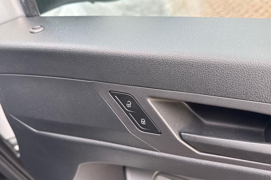 Used FORD TRANSIT CONNECT WT25NDV 22