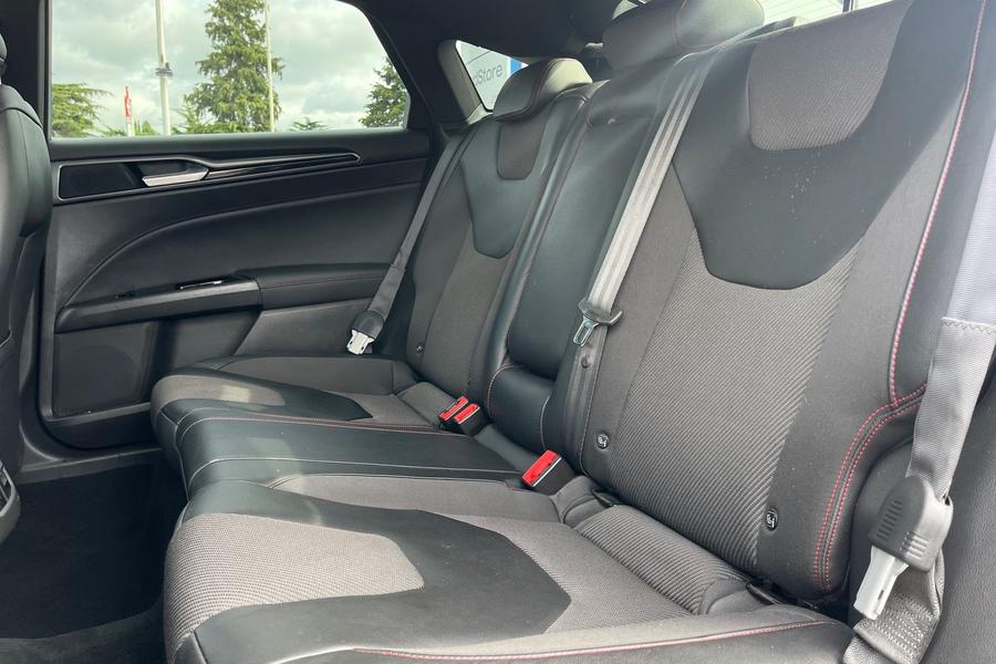 Ford Mondeo Photo autoimg-c7942400185850c4b1f171b60a84aeb175d80149.jpg