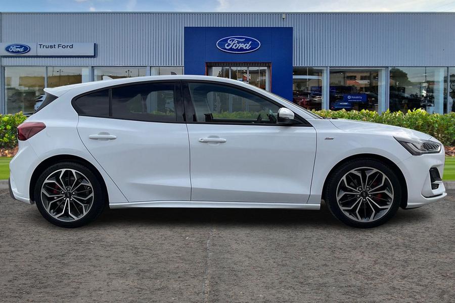 Ford Focus Photo autoimg-c7972e36a42694594083b14a7b05fe7d79b88749.jpg