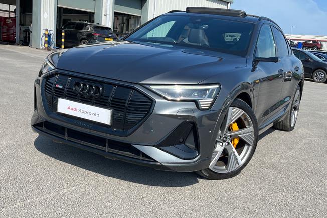 AUDI e-tron Photo 26