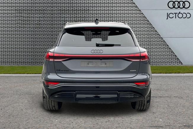 Audi  Q6 SUV Photo 7