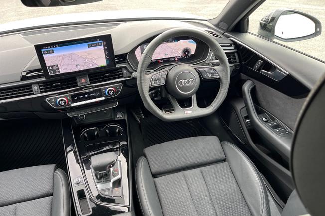 AUDI A4 Photo 47