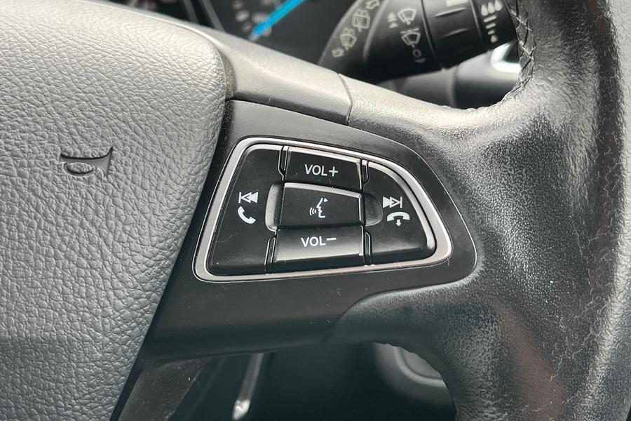 Ford KUGA Photo autoimg-c7a0cb794b6e79d8147bd63f9fd6a7ba349c1122.jpg