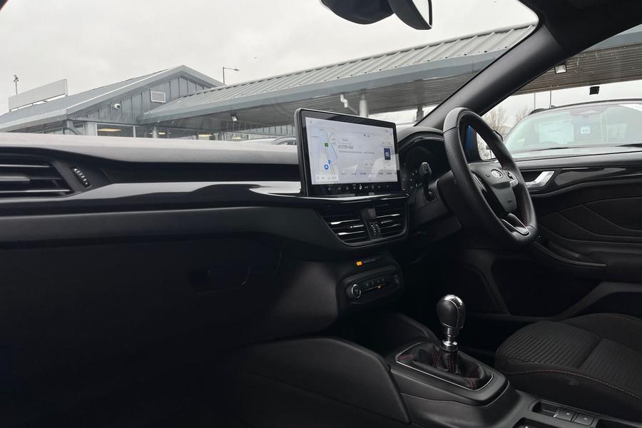 Ford FOCUS Photo autoimg-c7a13d48d49db78adc395d1df750c7e4fb717d77.jpg