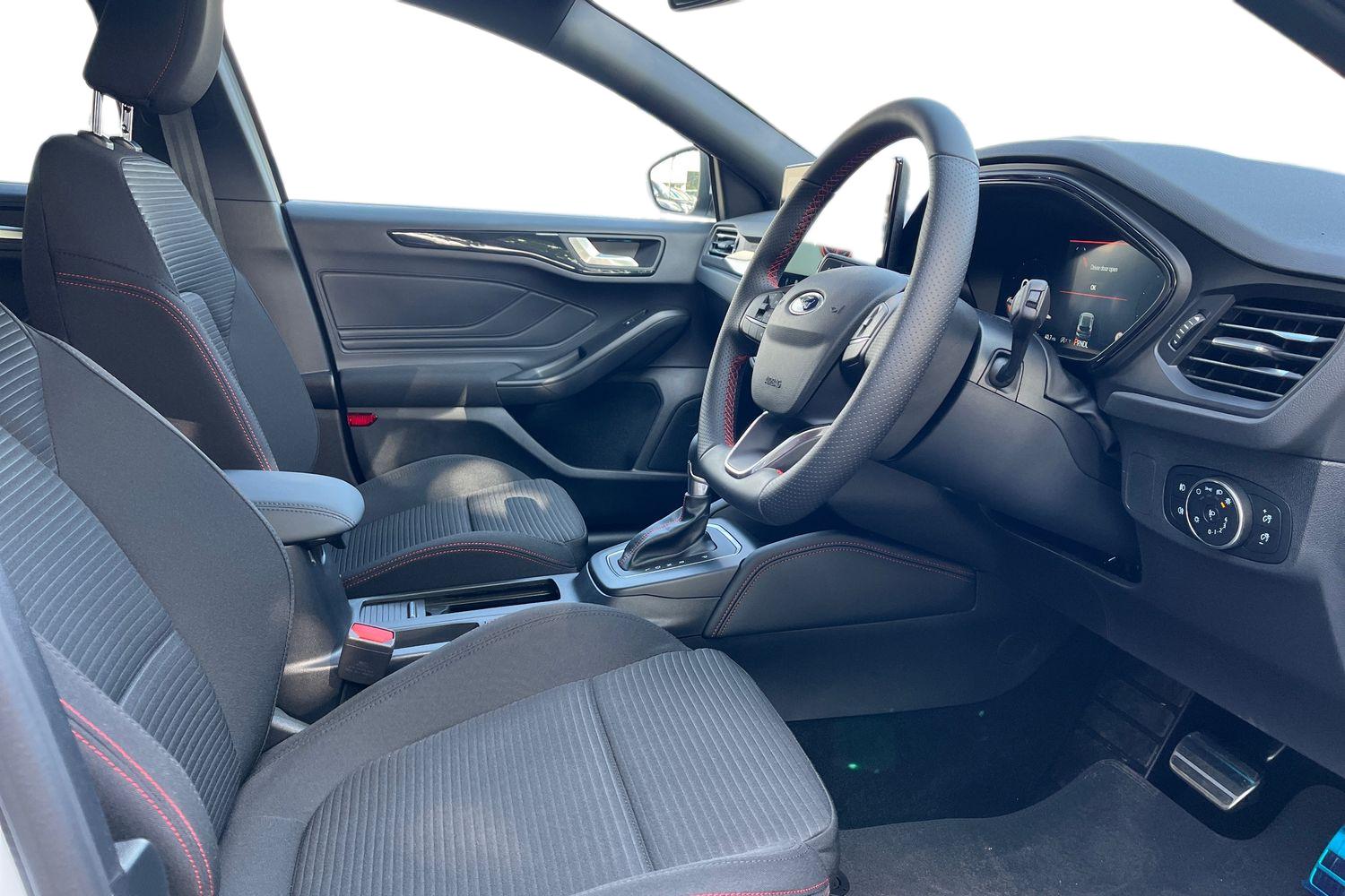 Ford FOCUS Photo 8