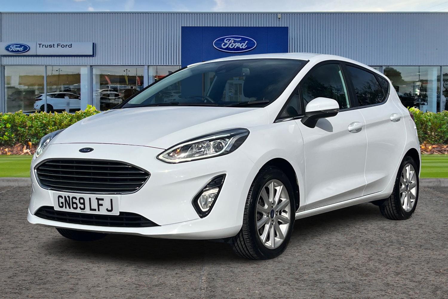 Ford Fiesta Photo 4