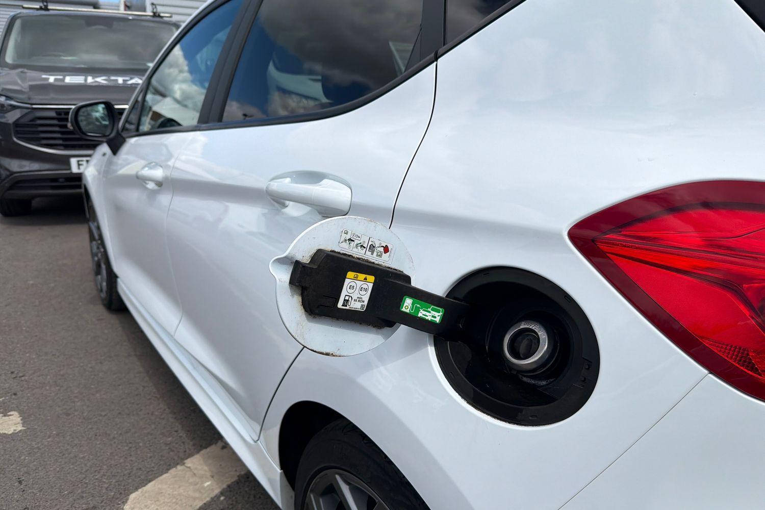 Ford FIESTA Photo 27