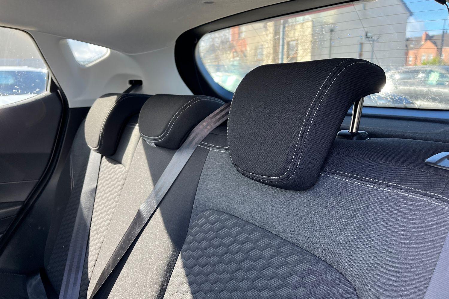 Ford FIESTA Photo 19