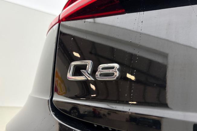 AUDI Q8 Photo 28