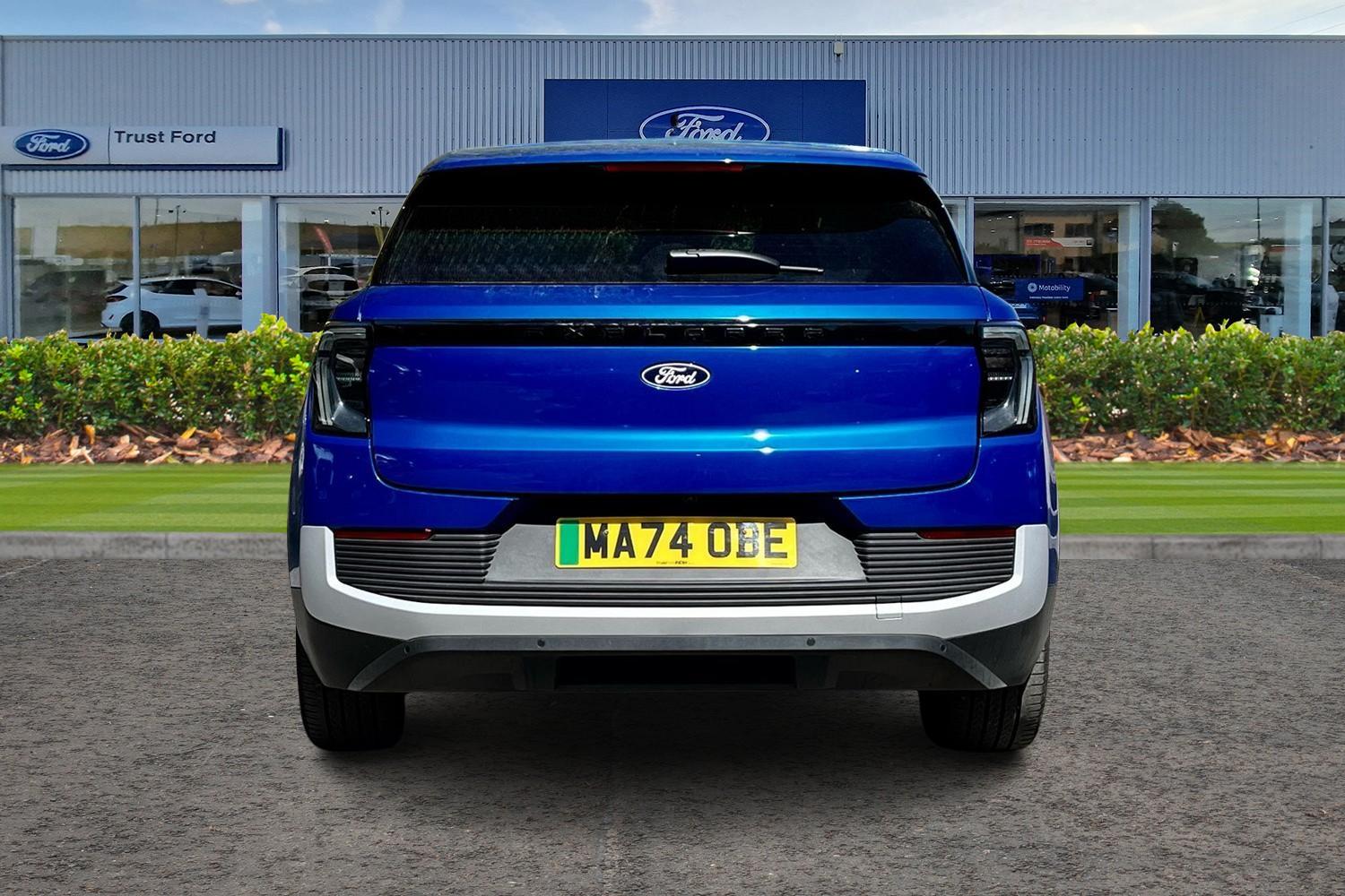 Ford Explorer Photo 6