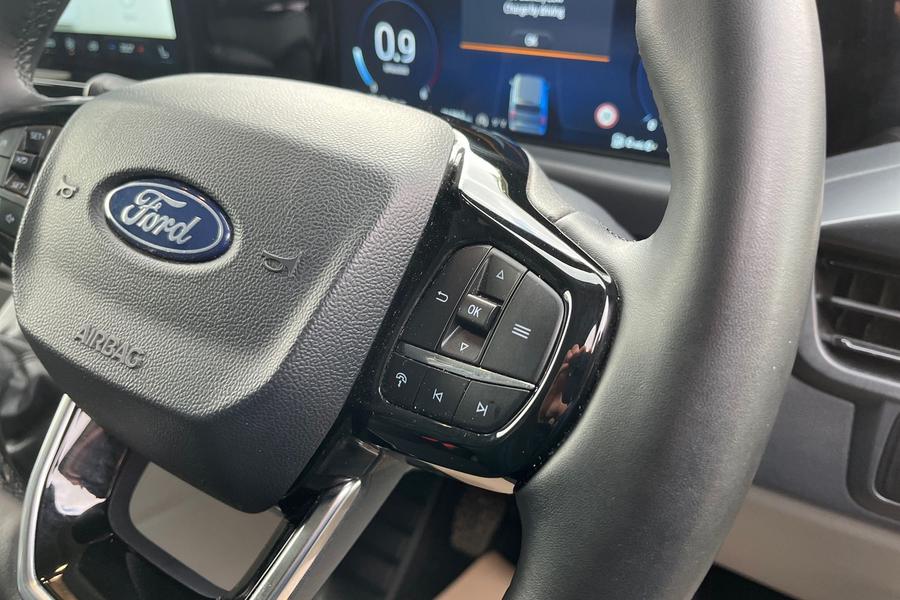 Ford TRANSIT CUSTOM Photo autoimg-c7b046b48683509f9fa9ba05cb66ae818d4140f4.jpg