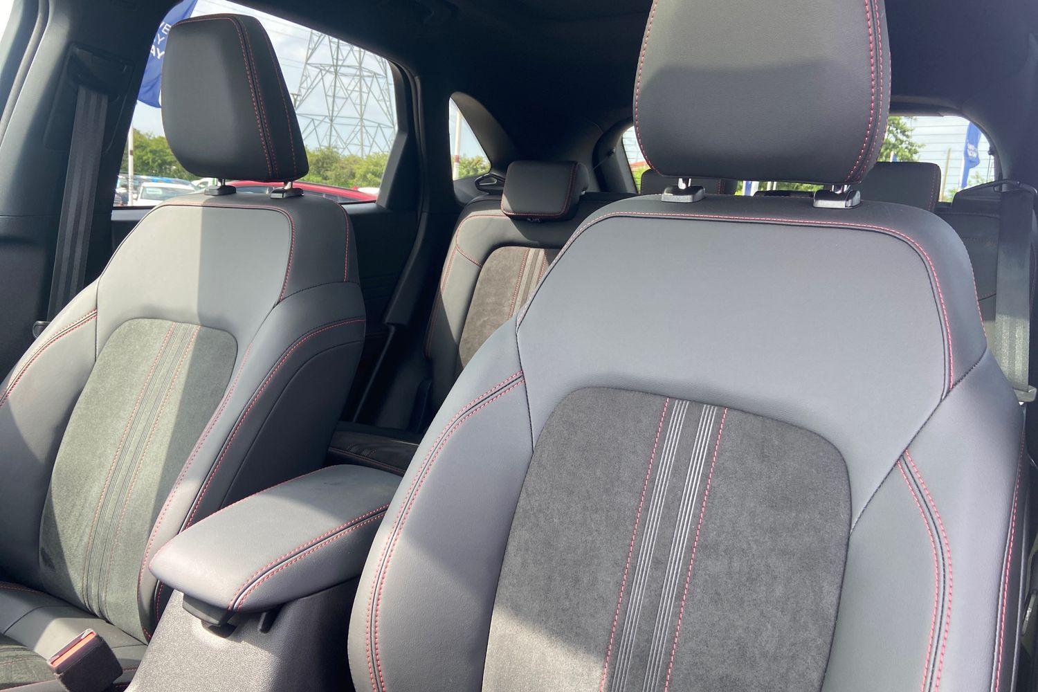 Ford KUGA Photo 18