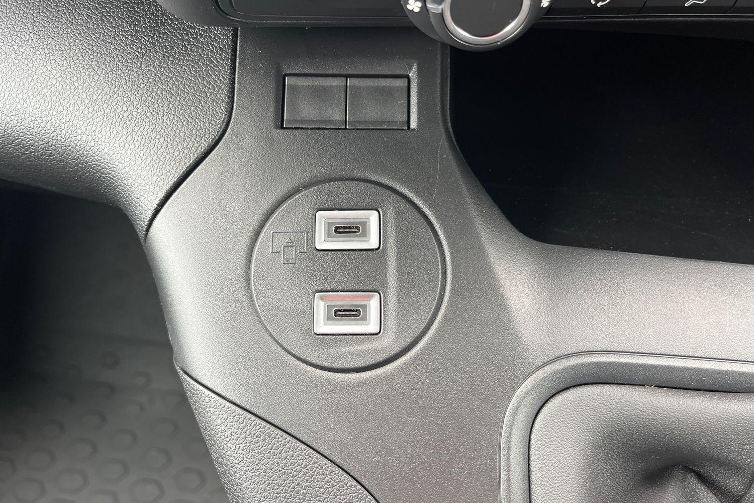 Citroen BERLINGO Photo 16