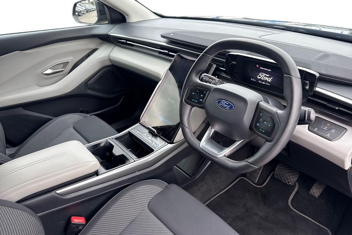 Ford EXPLORER Photo 8