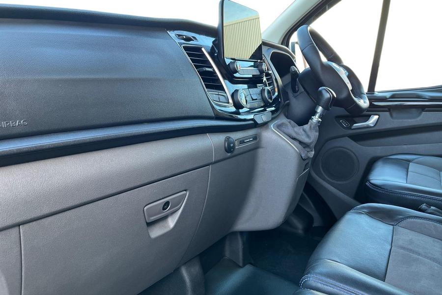 Ford TRANSIT CUSTOM Photo autoimg-c7b580f3ee54113eff6913c6cba7e52652a38b2c.jpg