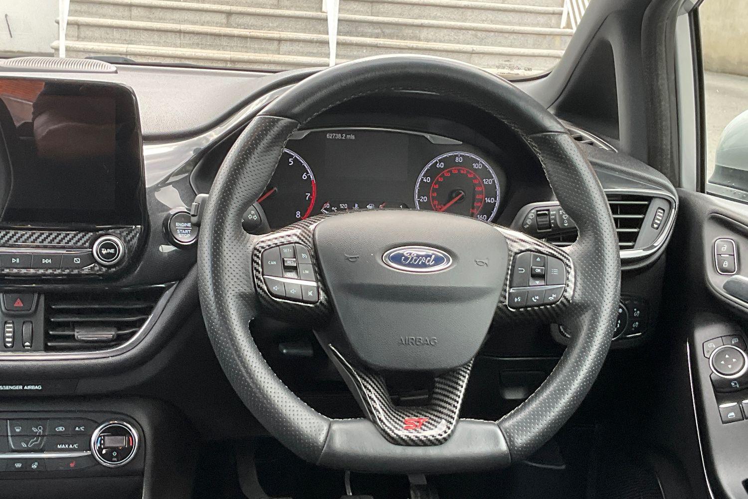 Ford Fiesta Photo 11