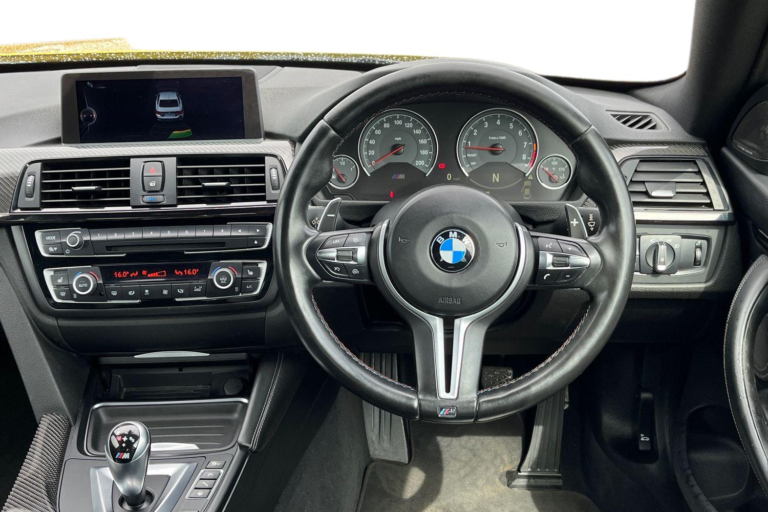 BMW M4 Photo 10
