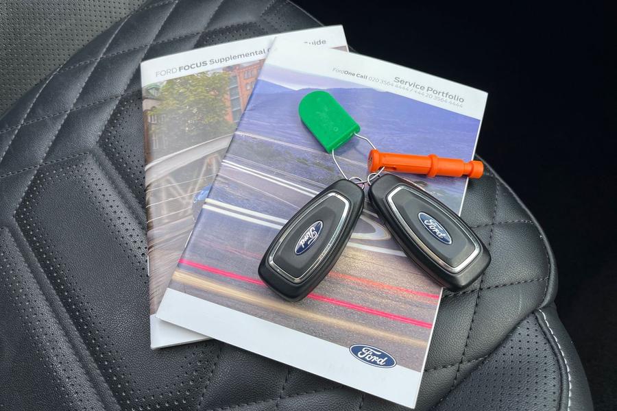 Ford FOCUS Photo autoimg-c7bc1ba9b91f787f49f9f763240069a844f2fcc0.jpg