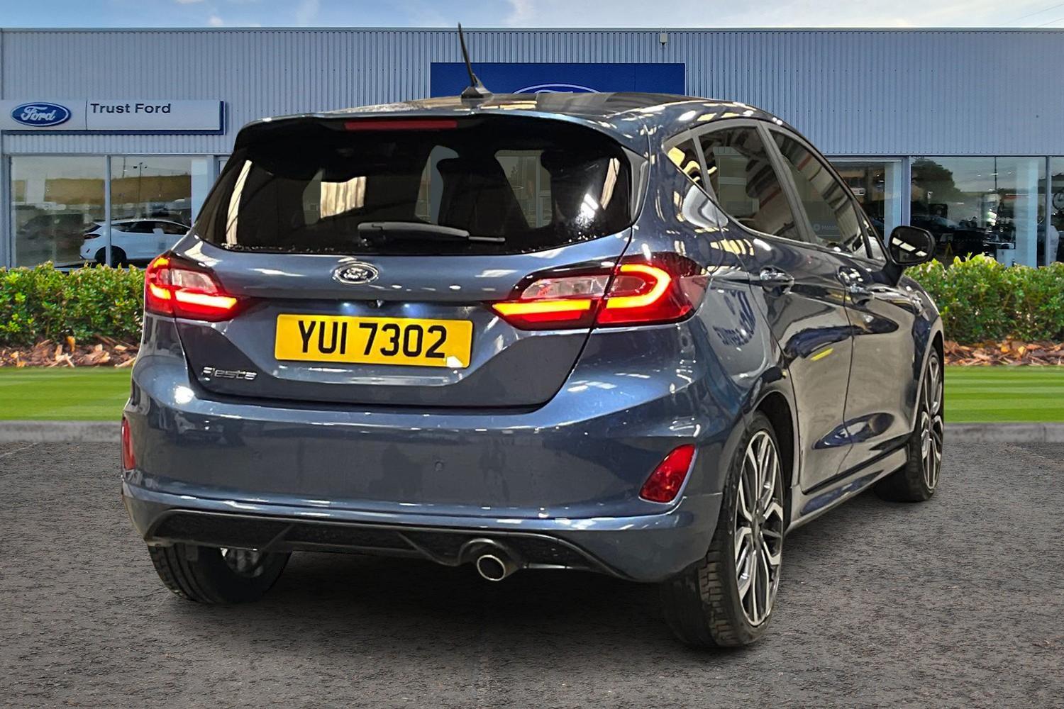 Ford FIESTA Photo 3