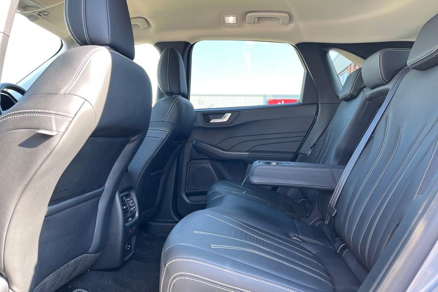 Ford Kuga Photo autoimg-c7bec94a1f5e85a439690f97b9efc03d62019e5a.jpg