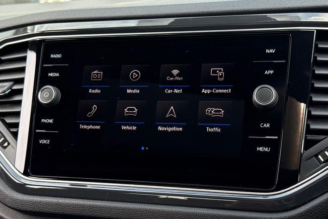 VOLKSWAGEN T-Roc Photo 13