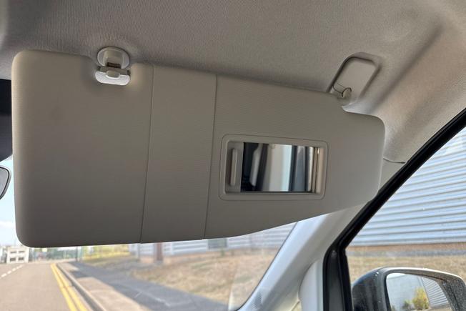 VOLKSWAGEN CADDY Photo 47