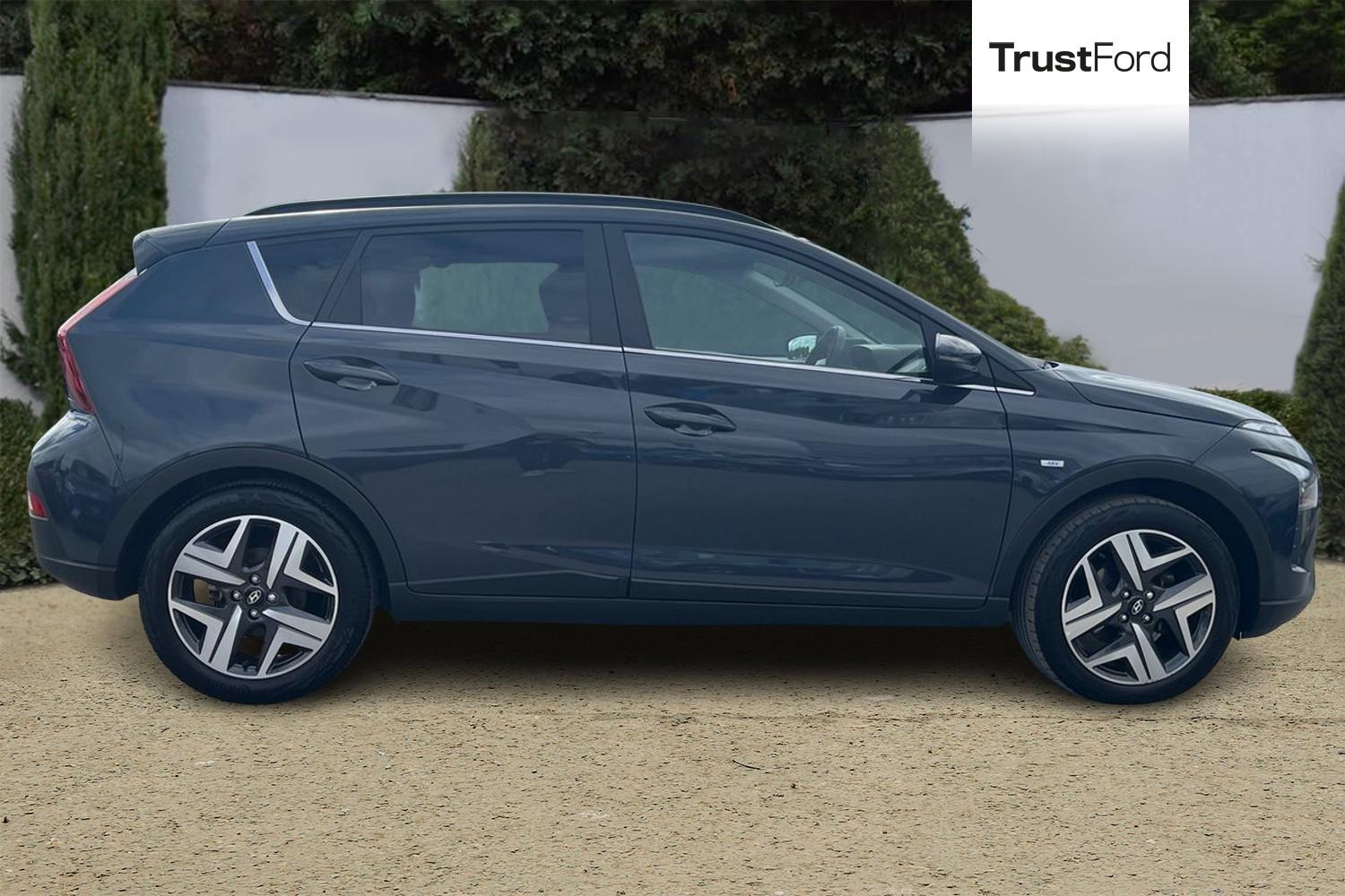 Hyundai BAYON Photo 2