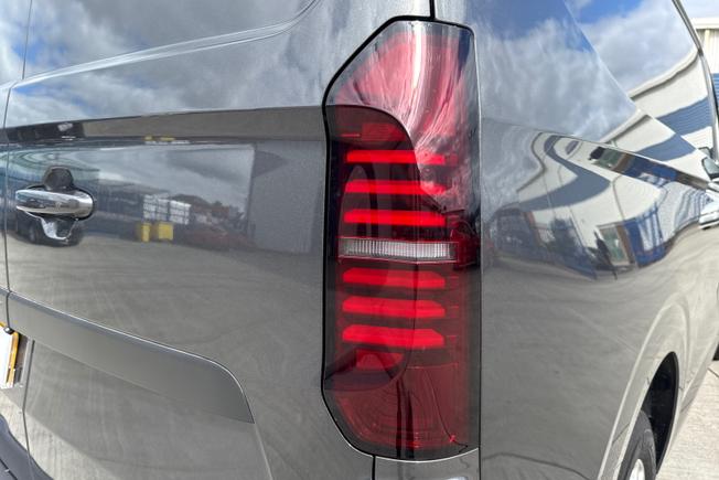 VOLKSWAGEN Transporter Photo 18