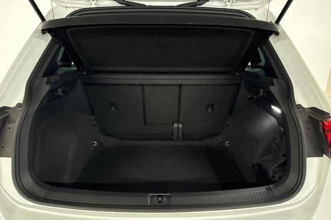 VOLKSWAGEN Tiguan Photo 12