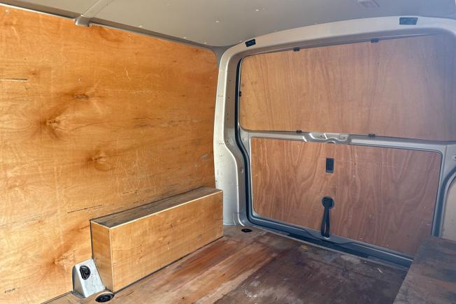 VOLKSWAGEN Transporter Photo 9