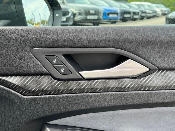 Volkswagen Golf Photo autoimg-c7cda073eb102eed2bf631156b379a8760bc4bd5.jpg