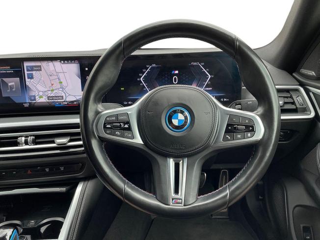 BMW I4 Photo 11