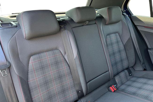 VOLKSWAGEN Golf Photo 9