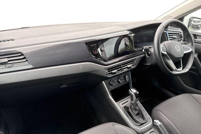 VOLKSWAGEN Polo Photo 2