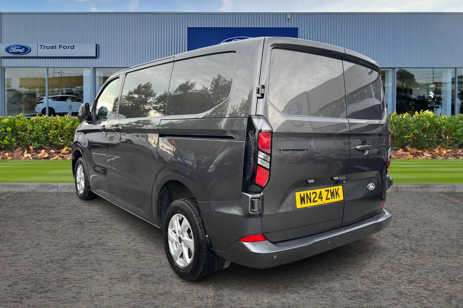 Ford TRANSIT CUSTOM Photo 1