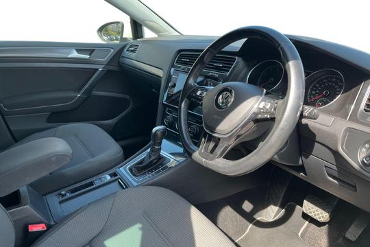 Volkswagen Golf Photo autoimg-c7d358559221b77d4c5a97819f8f34cf7e94d788.jpg