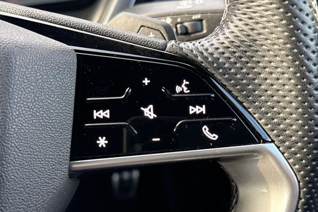 AUDI Q4 e-tron Photo 18