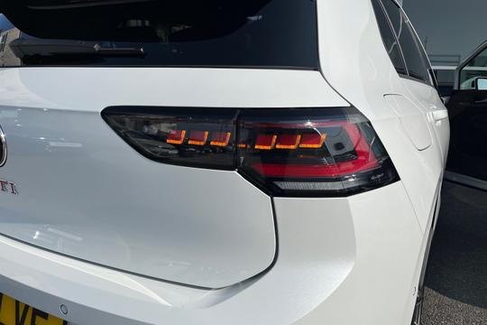 Volkswagen Golf Photo autoimg-c7d4ee3242fee304f708ec41fd1c385290055a79.jpg