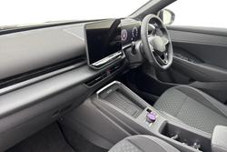 VOLKSWAGEN  T-Roc Photo 2