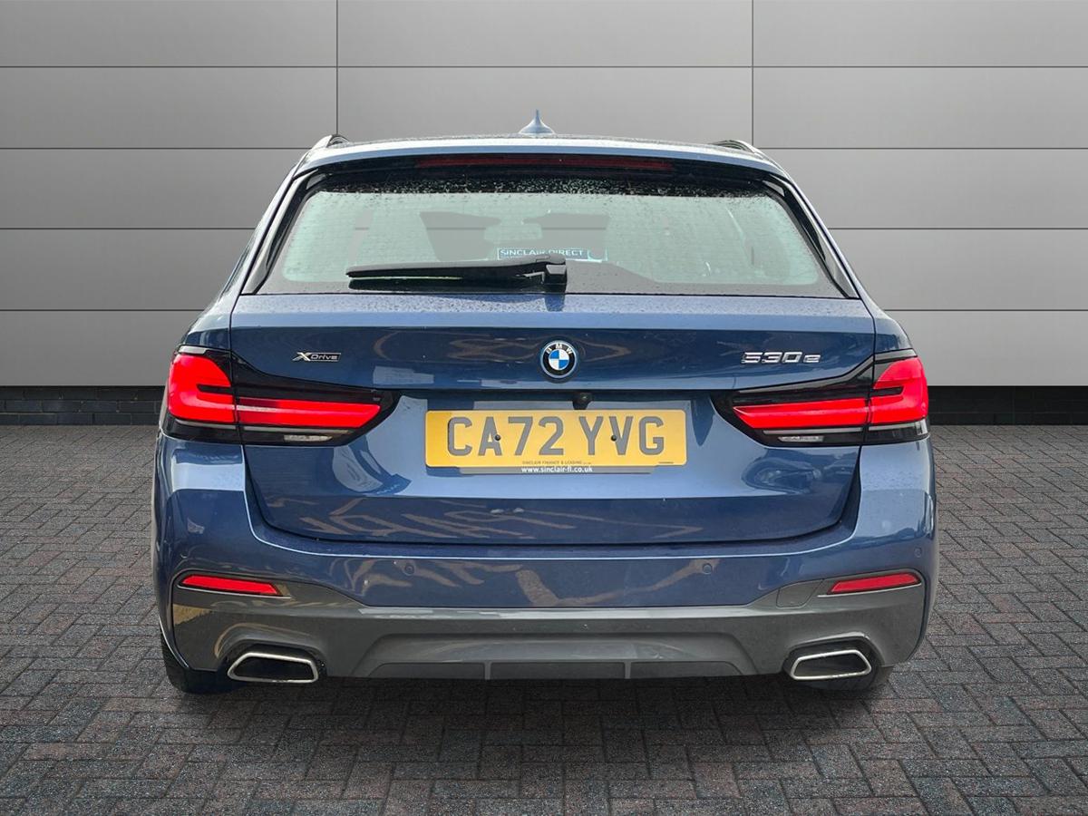 BMW 5 Series Photo 6