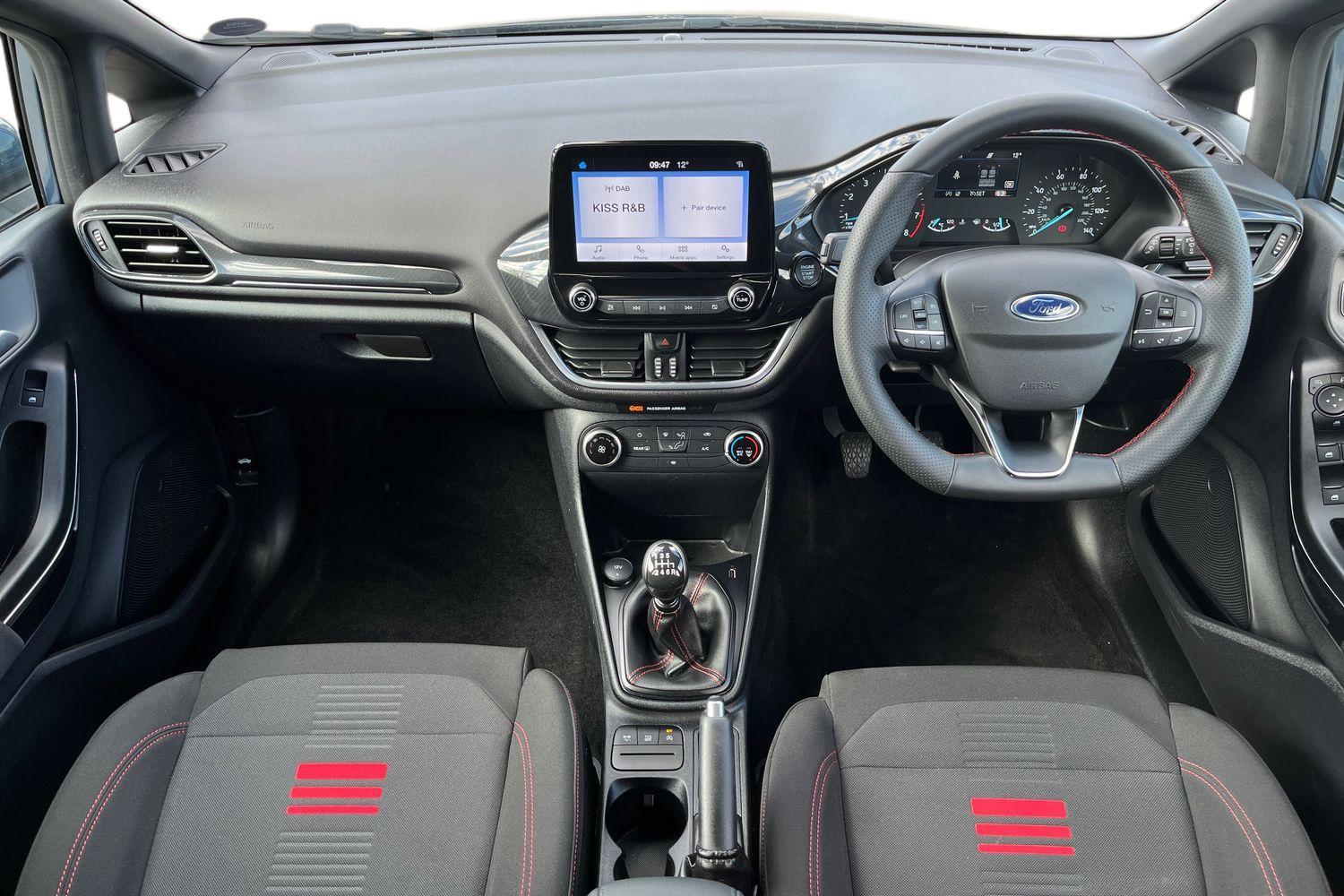 Ford FIESTA Photo 9