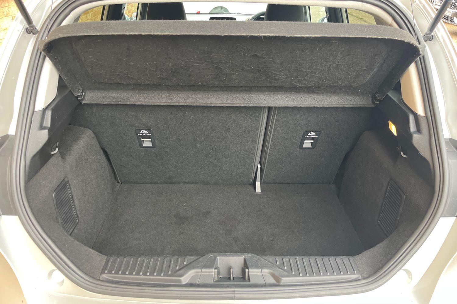 Ford FIESTA Photo 20
