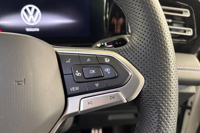 VOLKSWAGEN Tiguan Photo 17
