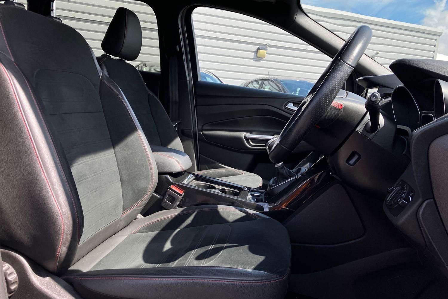 Ford KUGA Photo 16