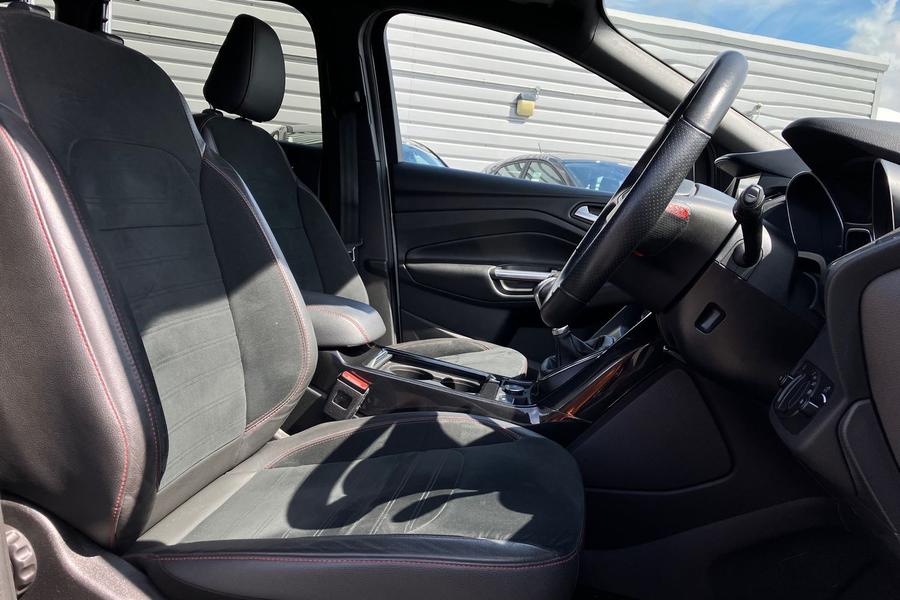 Ford KUGA Photo autoimg-c7de82bfd178f64f74d177fcdf79819f822eace2.jpg