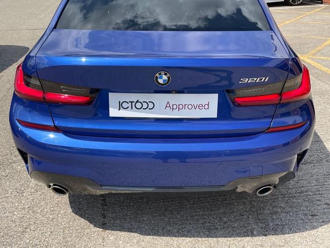BMW 3 Series Photo 24