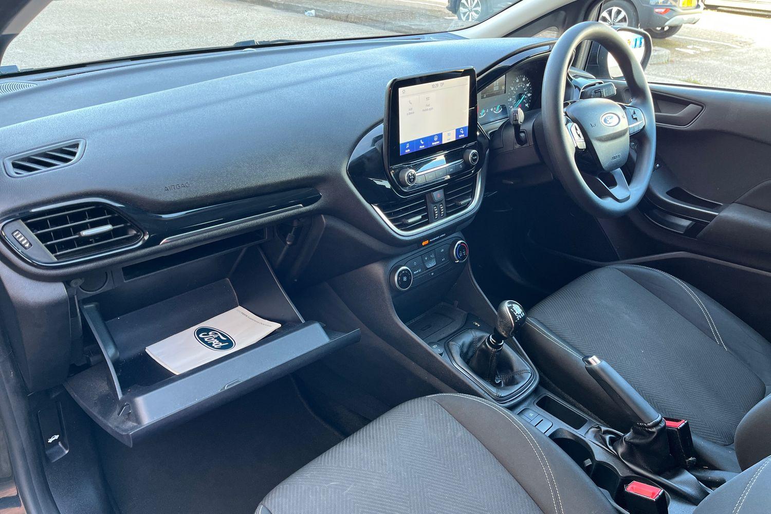 Ford Fiesta Photo 37