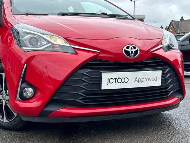 TOYOTA Yaris Photo 23
