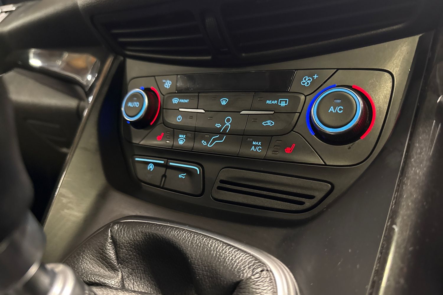 Ford KUGA Photo 34