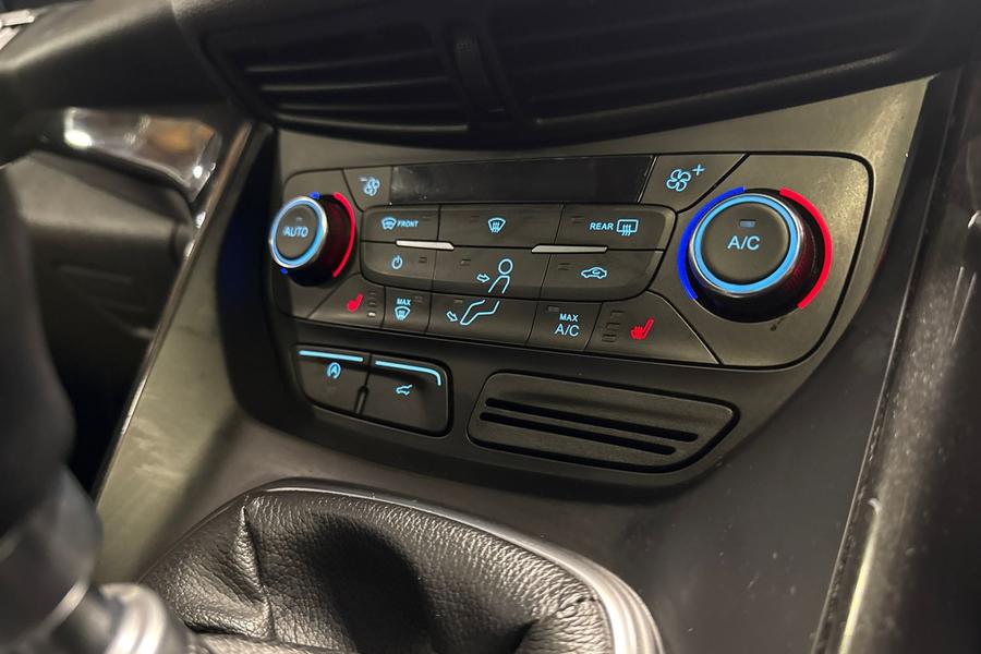 Ford KUGA Photo autoimg-c7e9bfebf906762135035226dabee8e9bfae2090.jpg